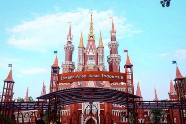 Istana Anak Anak Indonesia TMII