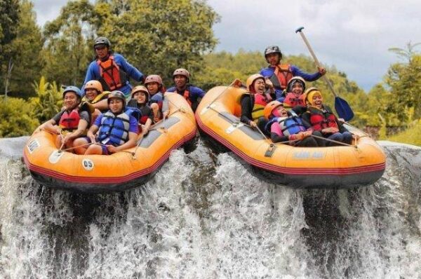 Rafting di Karo Adventure