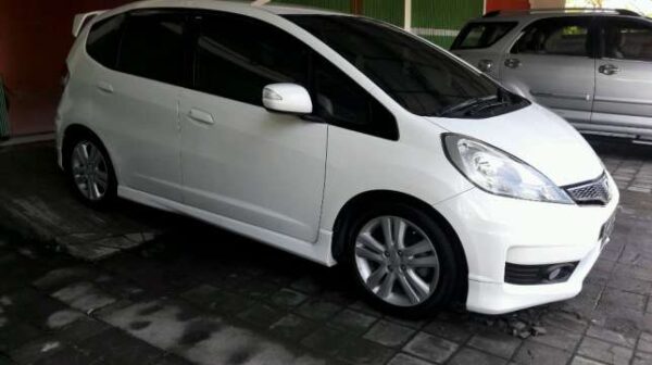 10 Rental Mobil Labuan Bajo Harga Murah