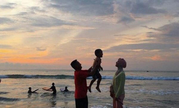 Pantai Marbella! Gaungnya Tak Terdengar, Tetapi Selalu Ramai Dengan Terompet Suka Cita