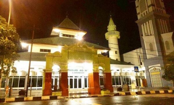 Ternyata Inilah Kisah Dibalik Keunikan Arsitektur Masjid Agung Lamongan