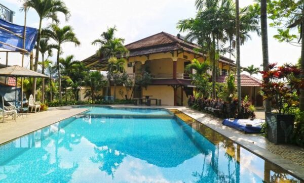 10 Tempat Penginapan Murah di Dekat Curug Ciherang Bogor Harga Mulai Dari Rp.140.000