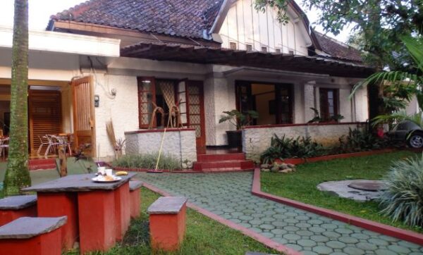 10 Rekomendasi Guest House Murah di Bandung Mulai Rp.144.992 Penginapan Yang Aman dan Nyaman