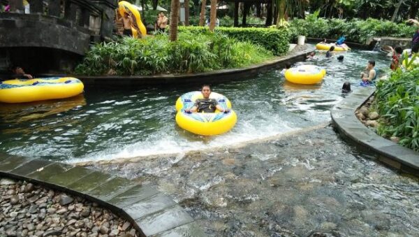 Waterboom Lippo Cikarang, Boleh Bawa Makanan?