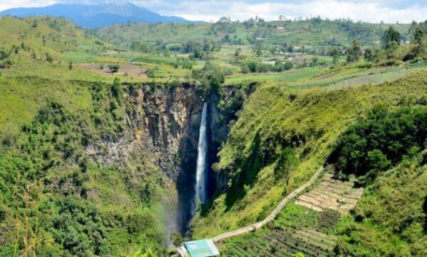 6 Daftar Pilihan Wisata Air Terjun Daerah Medan Yang Pesonanya Tidak Boleh Dilewatkan