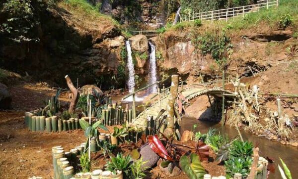 6 Referensi Wisata Air Terjun di Daerah Pasuruan Yang Ademnya Bikin Kita Gak Mau Beranjak