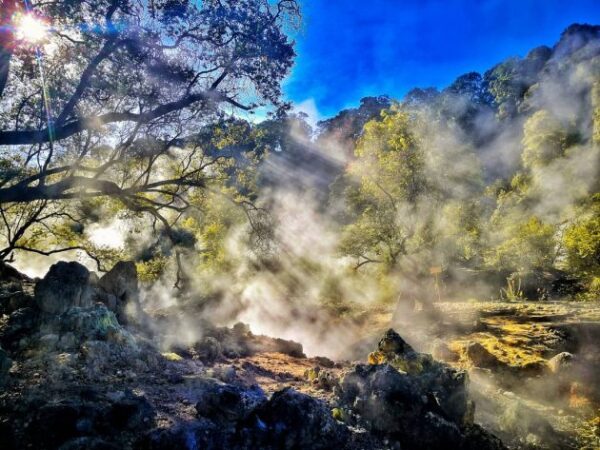 Nikmati Sensasi Berendam Air Hangat di Kawah Rengganis, Bisa Bikin Badan Rileks