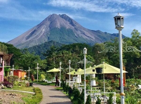 Merapi Park: Taman Tematik Dengan Puluhan Replika Landmark Paling Terkenal di Dunia