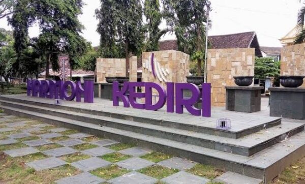 10 Daftar Pilihan Taman Cantik di Daerah Kediri Yang Bisa Menghilangkan Jenuh dan Stres