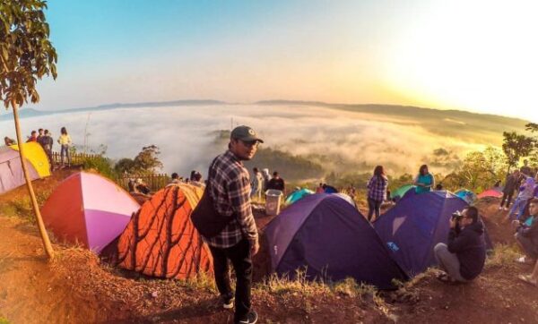 Bukit Pamoyanan, Panorama Eksotis di Subang Bak Negeri Diatas Awan