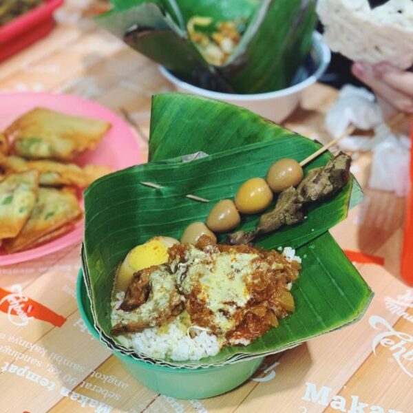 Nasi Ayam Bu Wido Sang Legend Kuliner di Semarang