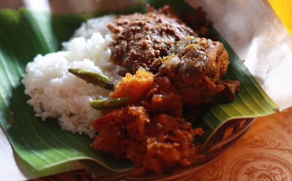 10 Lokasi Gudeg Yu Djum di Jogja Yang Perlu Kamu Ingat