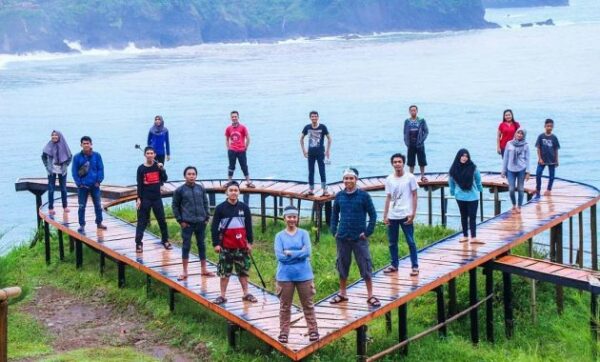 Jalan Menuju Lokasi Pantai Lampon Kebumen Jawa Tengah dan Berapa Harga Tiket Masuknya?