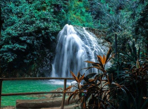 Cantiknya Curug Cakrawardana, Destinasi Pas Buat Weekend-an di Bogor