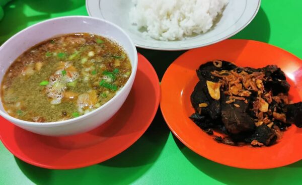 Sop Konro BCA, Kuliner Dalam Gang Sempit Paling Laris di Balikpapan