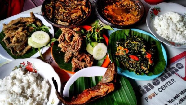 Warung Iwak Wader Dermaga Kediri, Kuliner Pinggir Kali Yang Bikin Nagih