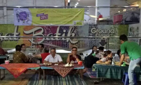 Tempat makan di blok m restoran plaza square jakarta daerah selatan lowongan kerja jepang yang murah pasar raya arab ah ayam baru korea halal indonesia 24 jam keluarga mall makanan little tokyo loker marufuku manado restaurant mewah padang terbaru space ada babi es krim rumah enak gultik instagramable sederhana kawasan kepiting lesehan legendaris melawai recommended terdekat