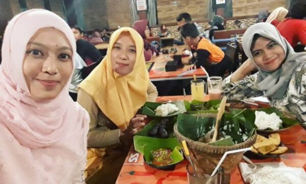 Restoran di magelang tempat makan lesehan rumah untuk rombongan enak muntilan panjiwo larasati pancoran kota pakelan ss tip top progosari rejosari asia aa baledono yang lestari family jawa tengah jalan yogyakarta eny daerah padang artos mall secang salaman murah hits 24 jam makanan alun area alam asik dekat bandongan borobudur bagus bebek benoa beong balekambang view citarum cendana yg favorit fantasia grabag girly gazebo instagramable jl jogja kabupaten khas keluarga luas lukito lemongrass mertoyudan mendut malam nyaman ninit ndeso osbin pagi 56172 progowati