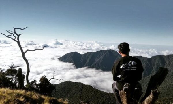 10 Referensi Gunung Favorit Para Pendaki di Daerah Sulawesi Selatan Yang Memiliki Keindahan Luar Biasa