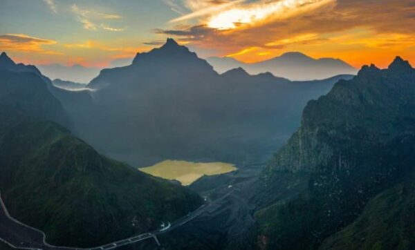 10 Referensi Wisata Gunung di Daerah Kediri Yang Sangat Indah, Cocok Buat Kamu Para Petualang