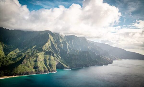 Tak Hanya Pantai, Hawaii Juga Punya 10 Rekomendasi Gunung Dengan Pemandangan Yang Epic