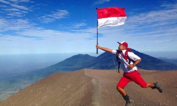 10 Rekomendasi Gunung di Daerah Padang Yang Indah dan Penuh Misteri Ini Wajib Kalian Kunjungi