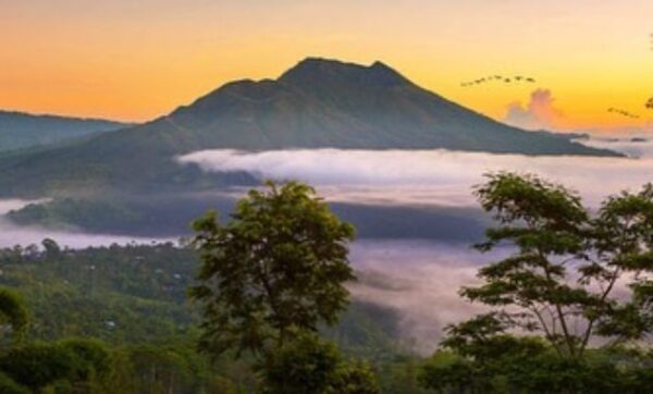 Hobi Mendaki? Ini Dia 10 Daftar Pilihan Gunung di Daerah Bali Yang Siap Memanjakanmu