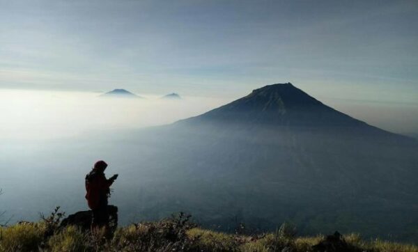 10 Rekomendasi Gunung di Daerah Jawa Tengah Yang Cocok Para Pecinta Alam Kunjungi