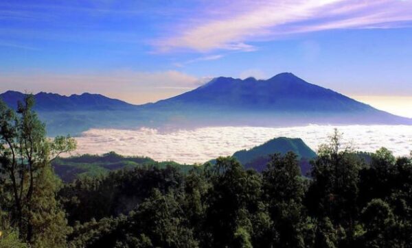 10 Daftar Pilihan Gunung di Daerah Jawa Timur Yang Cocok Untuk Pendaki Pemula Kunjungi