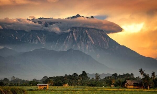 10 Daftar Pilihan Gunung di Malaysia Yang Menjadi favorit Para Pendaki Untuk Menikmati Keindahannya