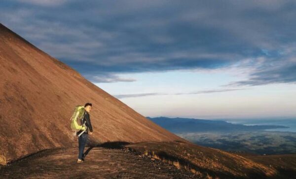 10 Rekomendasi Gunung di Daerah Sulawesi Yang Punya Medan Cukup Menantang Untuk Para Pecinta Alam Coba