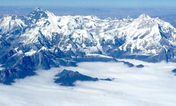 Bukan Hanya Everest, Ini 10 Rekomendasi Gunung Tertinggi di Dunia Yang Sangat Cantik