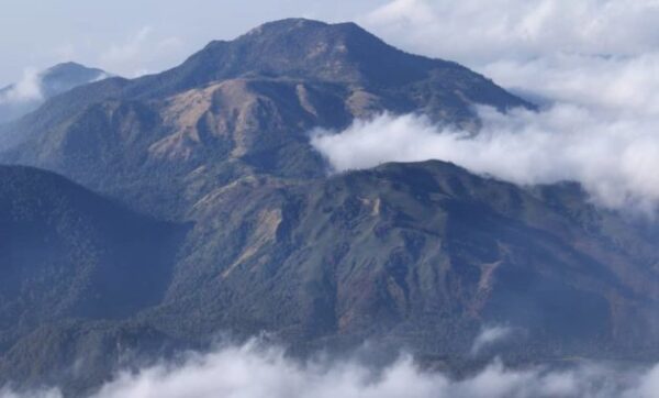 10 Daftar Pilihan Gunung Tertinggi di Pulau Jawa Cocok Buat Spot Pendakian Kalian Para Pencinta Alam