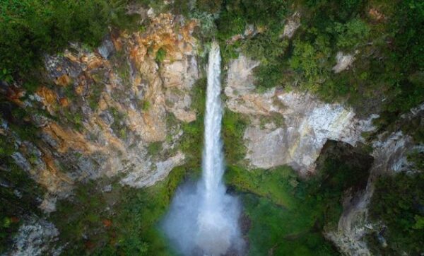 10 Rekomendasi Wisata Terindah Negara Indonesia Yang Jarang Dikunjungi Ini Memiliki Keindahan Luar Biasa