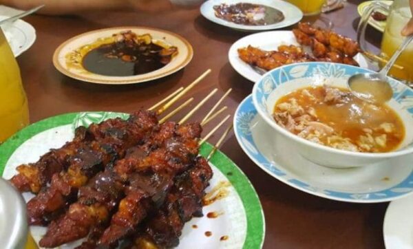 Sate kambing enak di surabaya barat harga paling ampel cak lam pondok candra gule dan karang menjangan yang mekarsari rungkut bogowonto resep ayam & ponorogo city east java pucang imam bonjol bumbu bu umi kecap cari timur solo kuliner istimewa 24 jam sinar jaya jalan tidar kantor pos pak sidoarjo muda manto warung resto recomended rekomendasi selatan terenak alamat wiyung