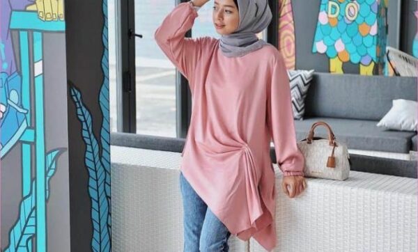 10 Warna Jilbab Yang Cocok Untuk Baju Pink Polos