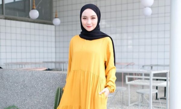 10 Baju Yang Harus Disiapkan Untuk Umroh