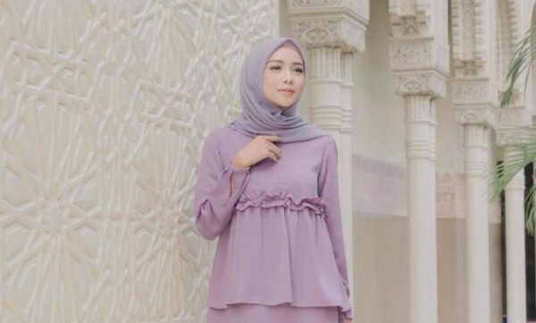 10 Warna Kerudung Yang Cocok Untuk Baju Ungu Lavender, Simak Rekomendasi Dibawah Ini