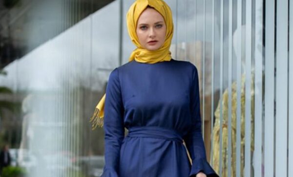 10 Perpaduan Warna Baju dan Jilbab Yang Serasi