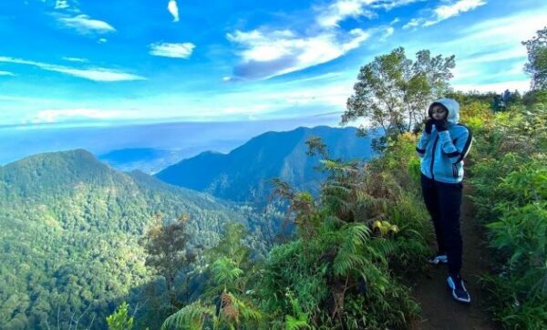 Gunung Parang di Purwakarta, Tempat Panjat Tebing Yang Eksotis dan Memiliki Keindahan Luar Biasa