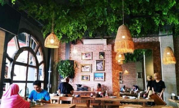 10 Tempat Berbuka Puasa di Jakarta Timur Bisa Untuk Keluarga Yang Asyik dan Enak, Ini Rekomendasinya!