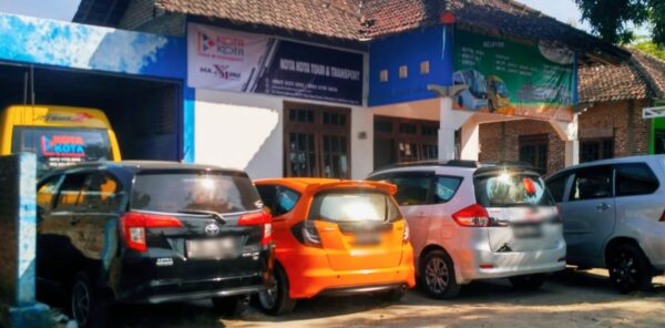 10 Rental Mobil Magetan Lepas Kunci, Harga Pick Up 250K