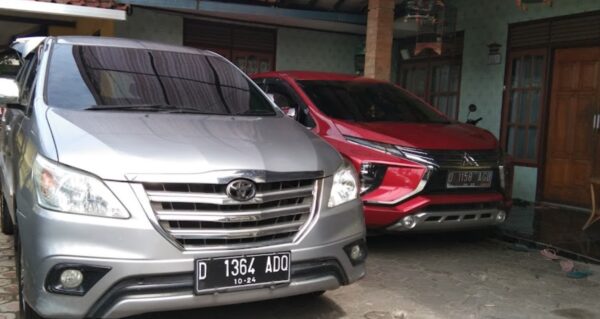 10 Rental Mobil Ujung Berung, Harga Sewa Murah 300K